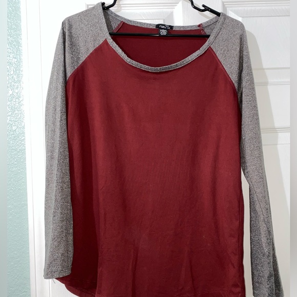 Rue 21 burgundy and gray long sleeved shirt - Picture 3 of 4